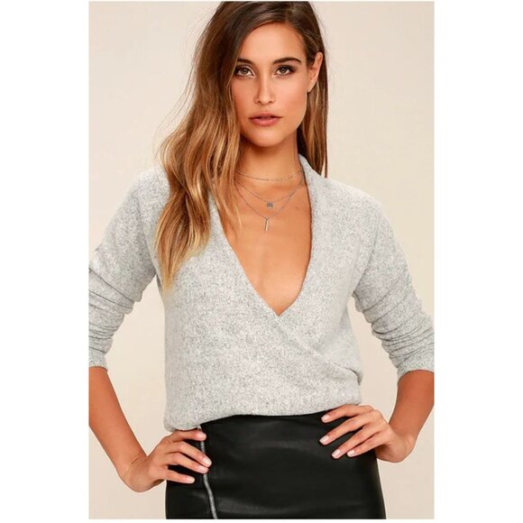 Lulu's Sweaters - Lulus Womens Soft Stretch Fuzzy Casual Wrap V-Neck Sz Small Sweater Heather Gray